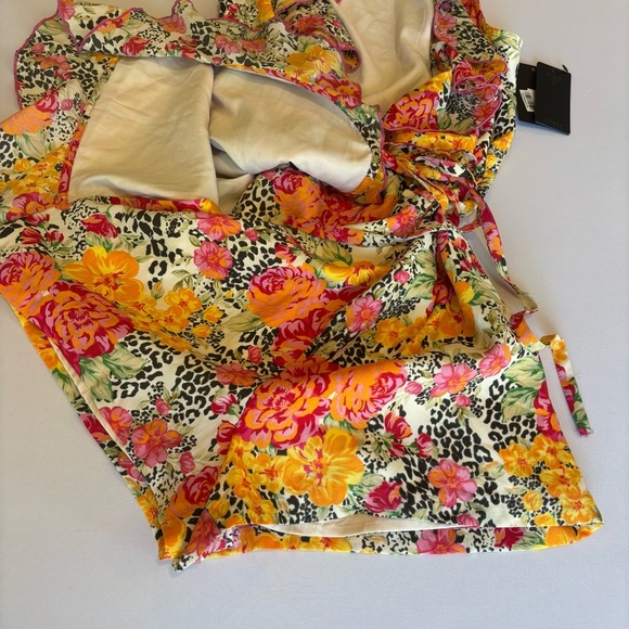 GUESS Floral Print Faux Wrap Romper with Shorts and Ruffle Accents NWT Sz Small - Picture 8 of 14